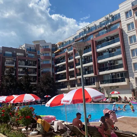 Admiral Plaza C 19 Private Cozy Sunny * ساني بيتش