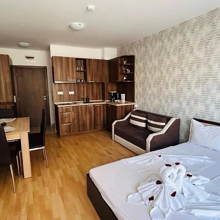 Admiral Plaza C 19 Private Cozy Sunny * ساني بيتش